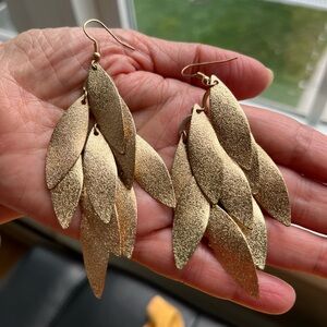GOLD TASSEL LONG LEAF EARRINGS